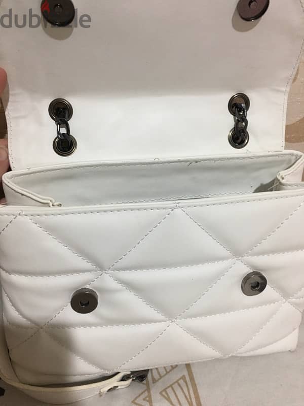 White Bag ( شنطة بيضاء ) 1