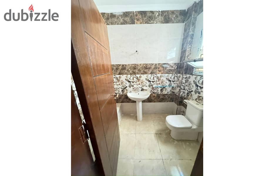 Apartment with garden for sale 210m in elsherouk wesal compound 10