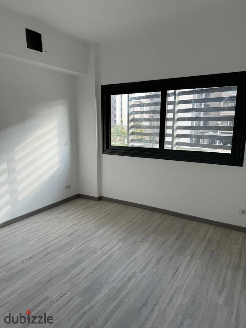 An opportunity for sale from the owner, an apartment in Privado Compound in Madinaty, 137 meters, an old contract, immediate receipt, a view of lakes 9