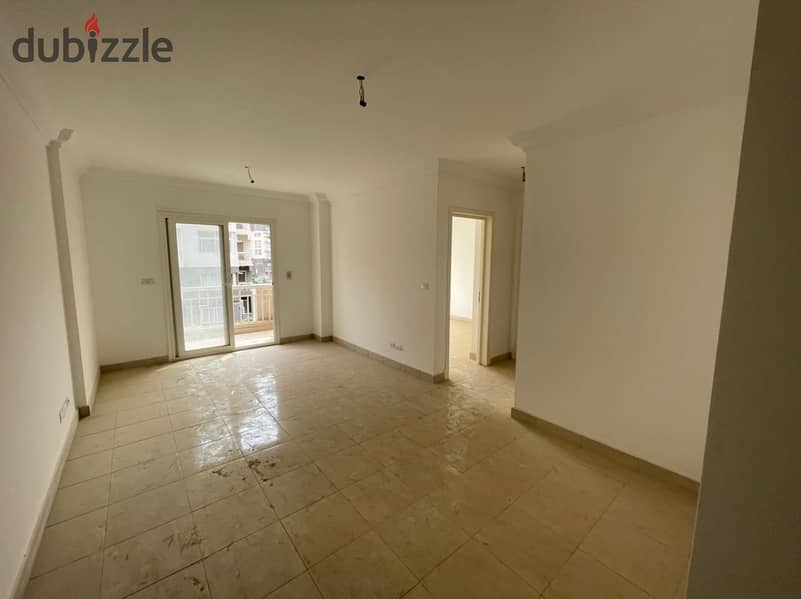 Apartment for sale 133 m in B6, directly in front of the buses and food court 1