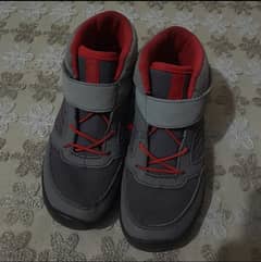 Decathlon boys shoes size 34