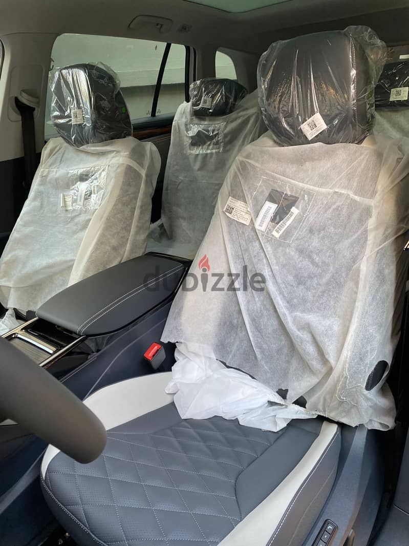 VolksWagen ID6 CROZZ PRO 7 Seats 2024 4