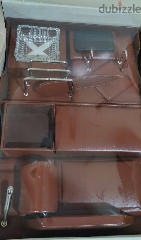 Office leather set.  طقم مكتب جلد 5