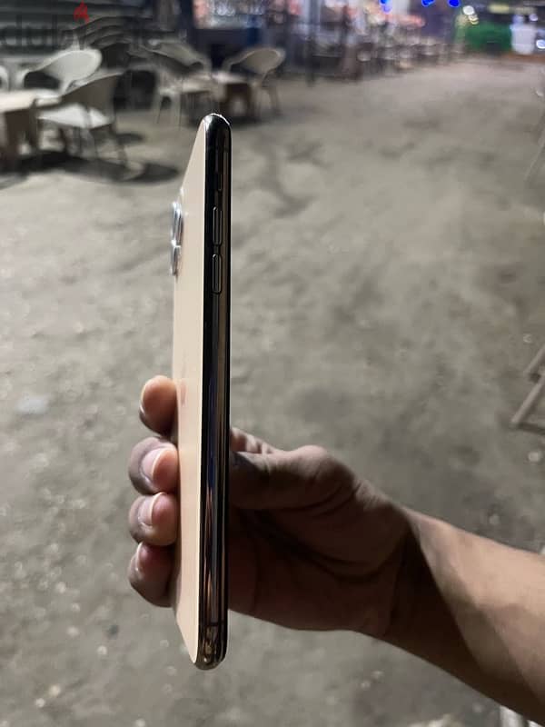 iphone 11pro max 4