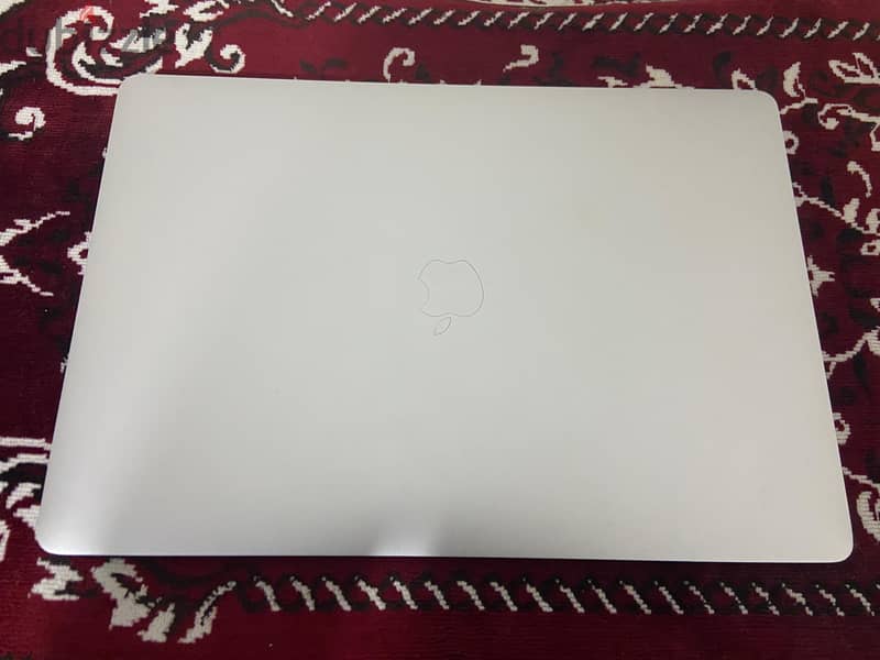 MacBook Pro 2018 Core I9 15 inches 1 Tb 0