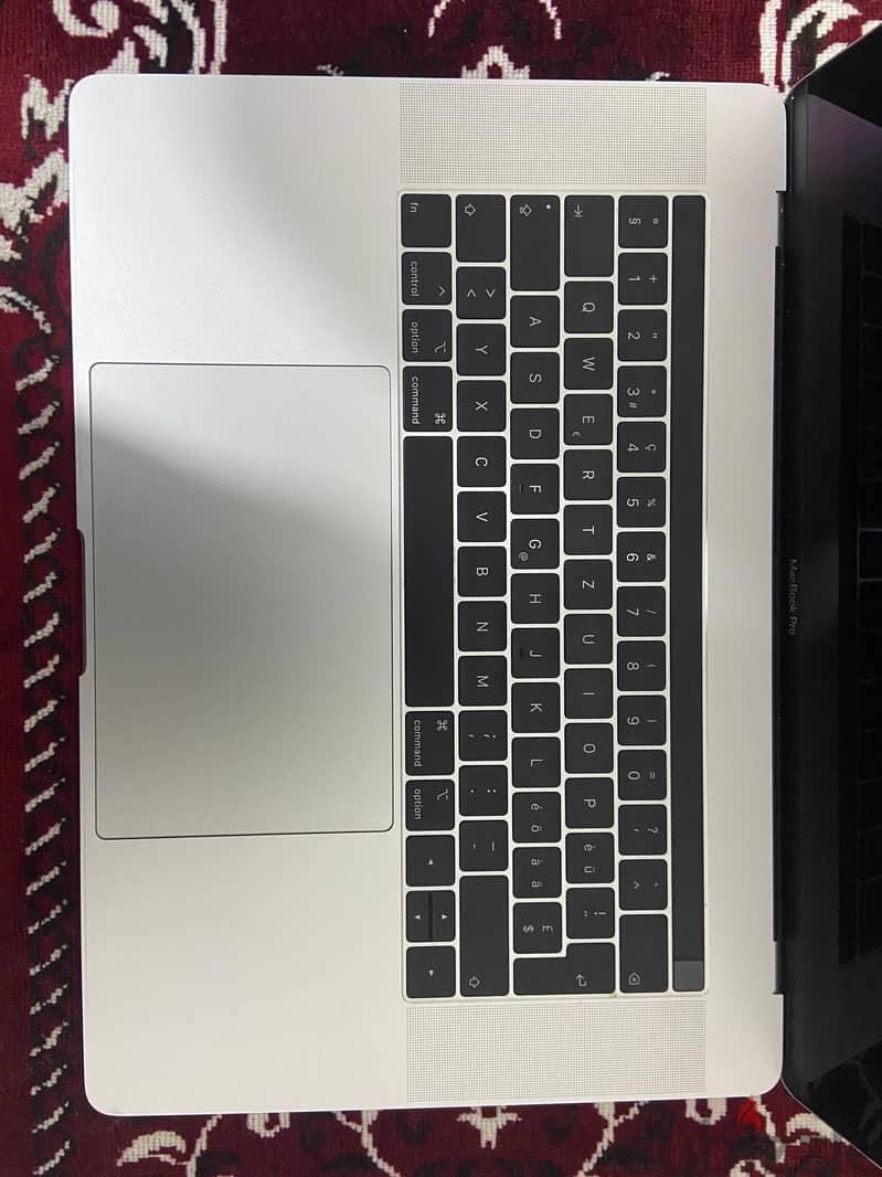 MacBook Pro 2018 Core I9 15 inches 1 Tb 2