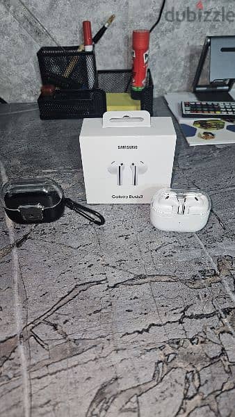 SAMSUNG BUDS 3 WITH ORIGNAL CASE FROM SAMSUNG 0