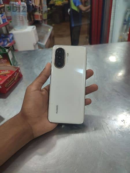 Huawei nova y70 0