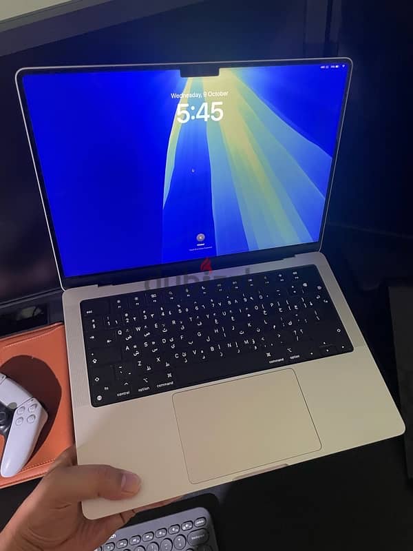 Macbook 14 M1 Pro , upgraded version, 1 TB, battery 96%, like New 7