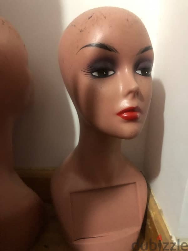 wig mannequin 1