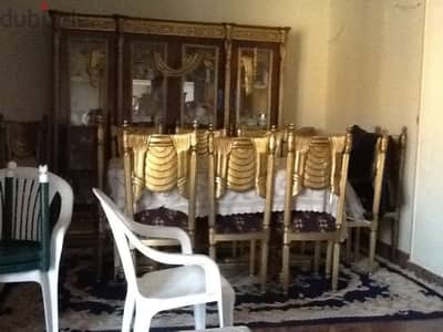 Like new dining table and chairs سفره بعشر كراسي بحاله ممتازه