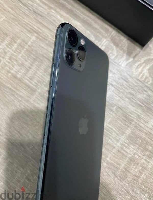 iphone 11 pro max 4