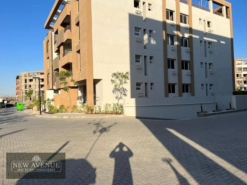 Penthouse with Downpayment in Granda life El Shorouk city 10