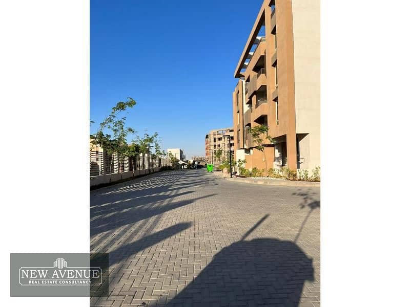 Penthouse with Downpayment in Granda life El Shorouk city 11