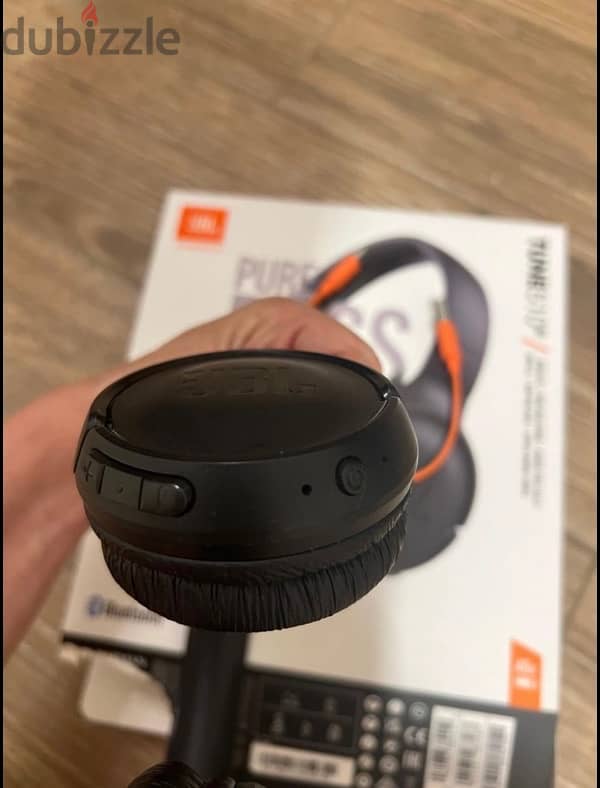 Original JBL Tunes 510BT Overear headphones 2