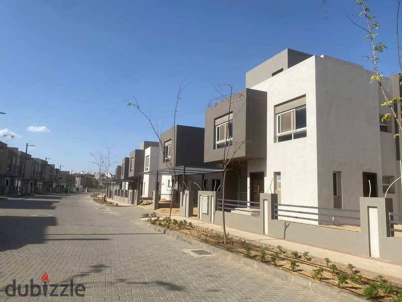 For sale, a townhouse with immediate delivery in Sheikh Zayed, in Etapa Compound, 3