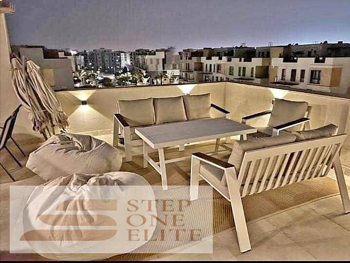 Apartment with roof view lagoon for sale in the most prestigious location in New Cairo at a huge discount 1