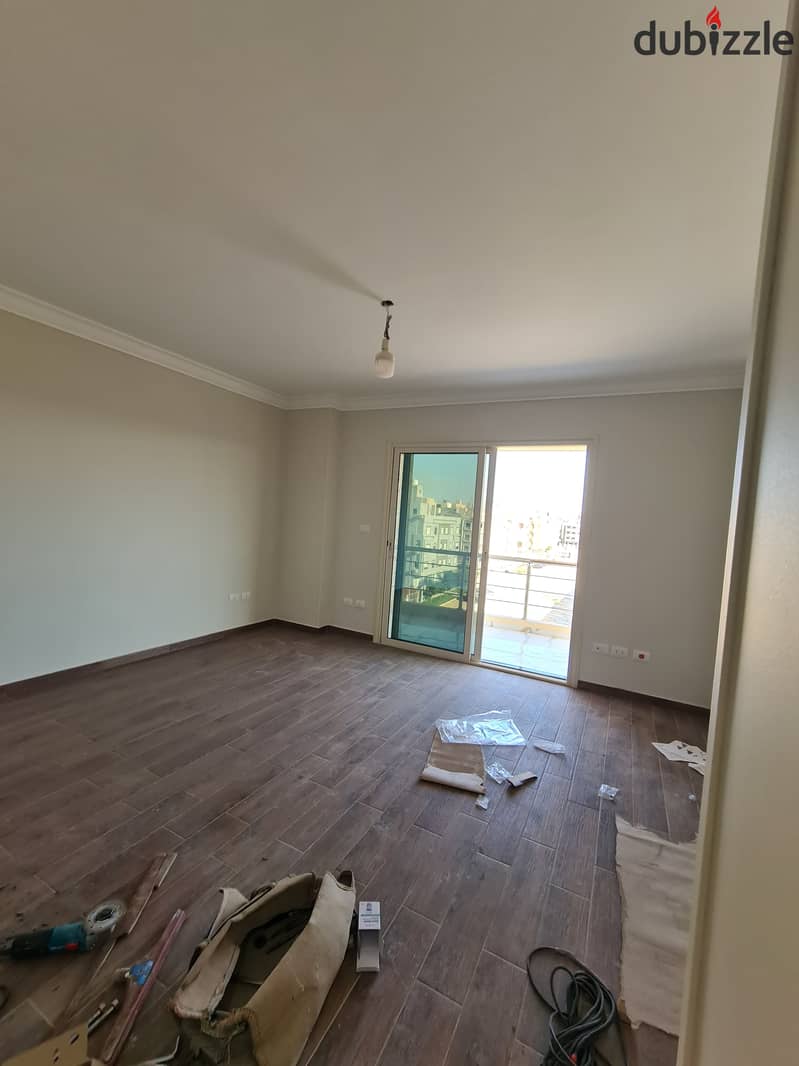 Apartment for rent first housing special finishes modern kitchen 185m and sound system steps from Katameya Dunes and useful 1