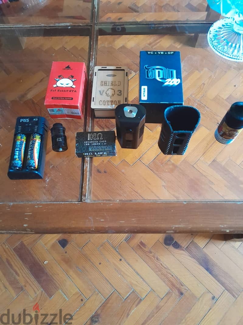 odin vape Full Kit Like new with the box and 4 batteries 10