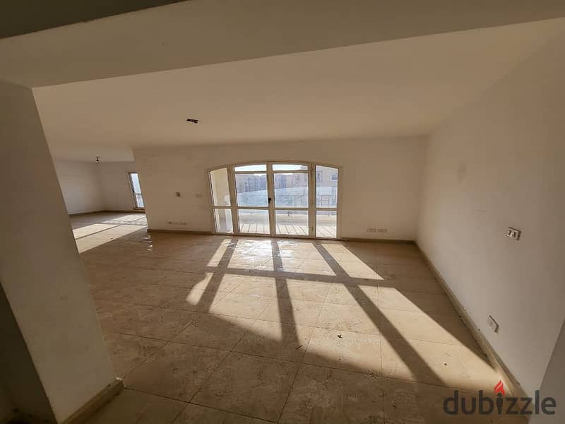 Apartment for sale in Madinaty, Model 400, area 211 square meters, in the club, at a bargain price 2