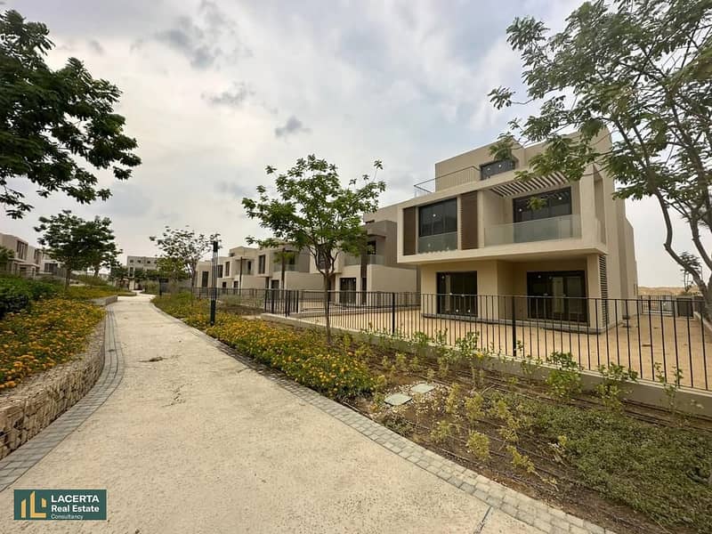 Villa 202m for sale in Panorama view with the lowest down payment in the market with the longest repayment period in Sodic east Compound 3