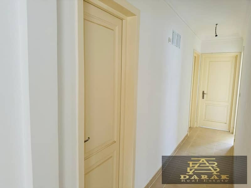 An apartment for sale in Madinaty, 165 square meters, in the best and most distinguished location with a panoramic view overlooking a large garden. 3