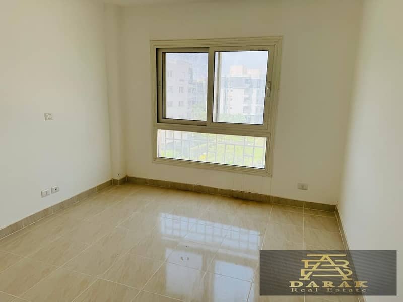 An apartment for sale in Madinaty, 165 square meters, in the best and most distinguished location with a panoramic view overlooking a large garden. 10