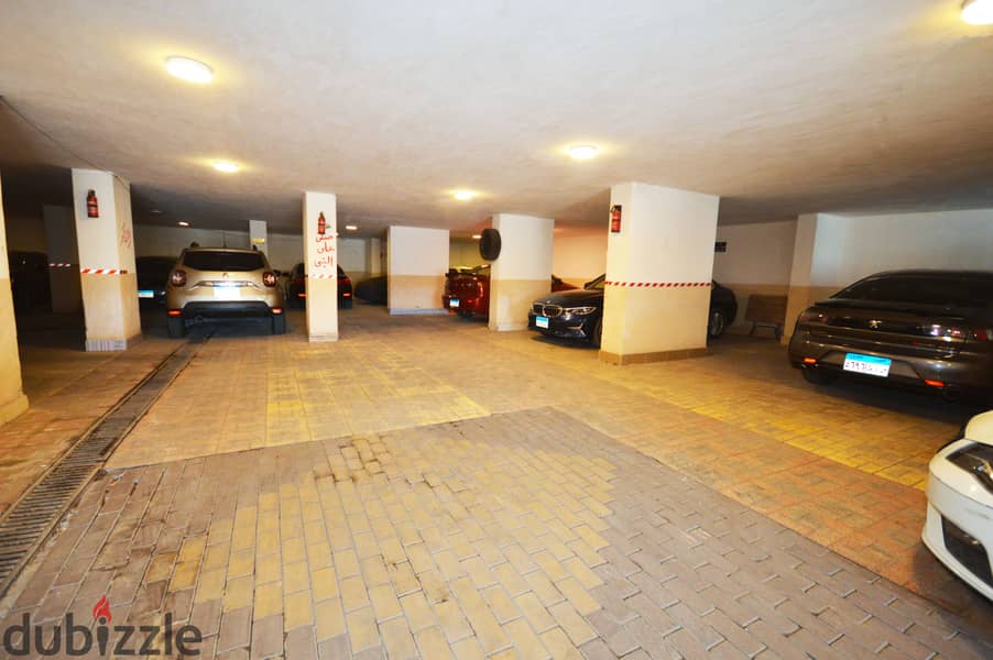 Garage for sale - Kafr Abdo - area 1600 full  meters 2