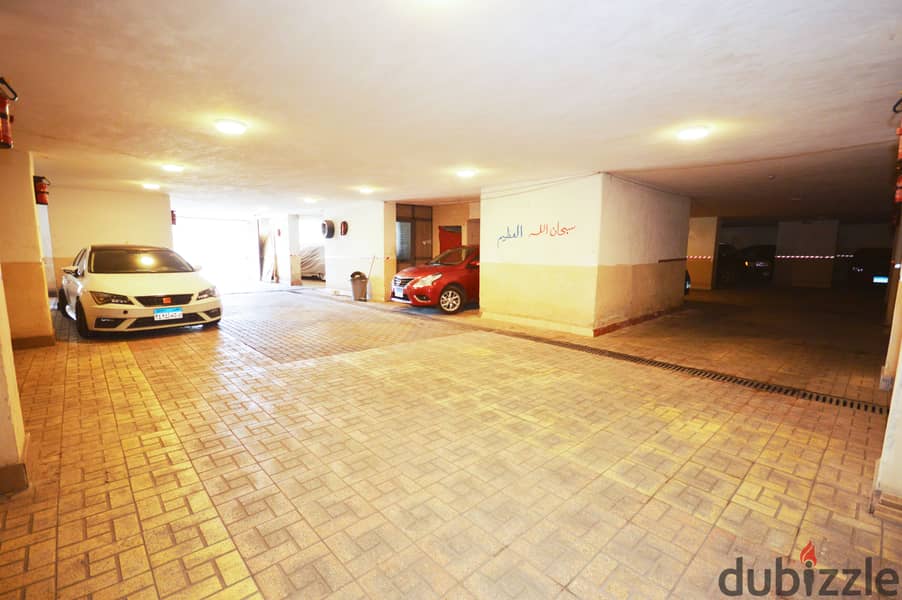 Garage for sale - Kafr Abdo - area 1600 full  meters 3