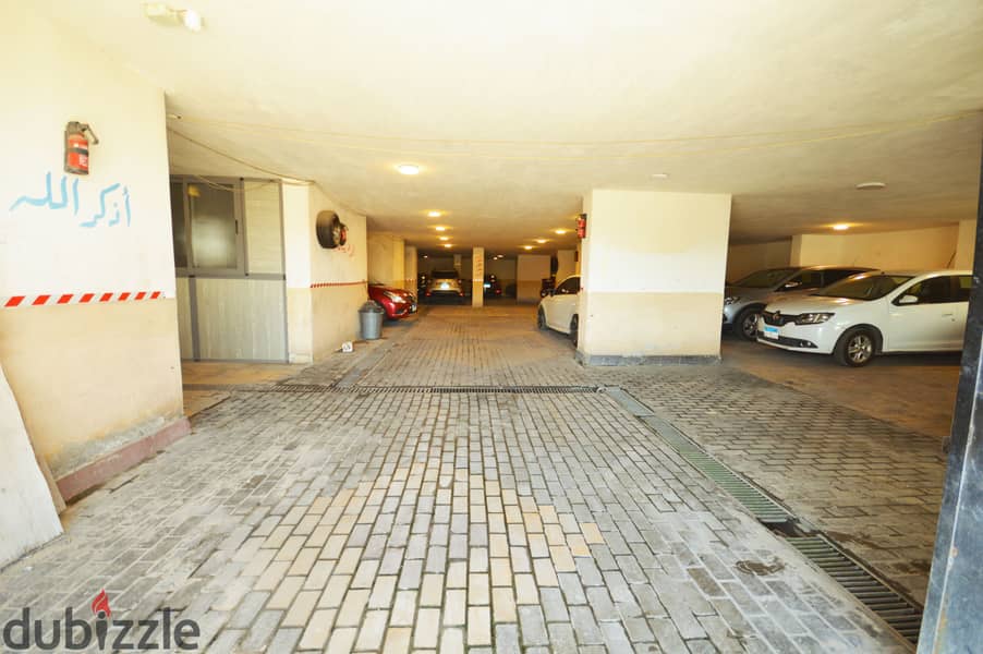 Garage for sale - Kafr Abdo - area 1600 full  meters 8