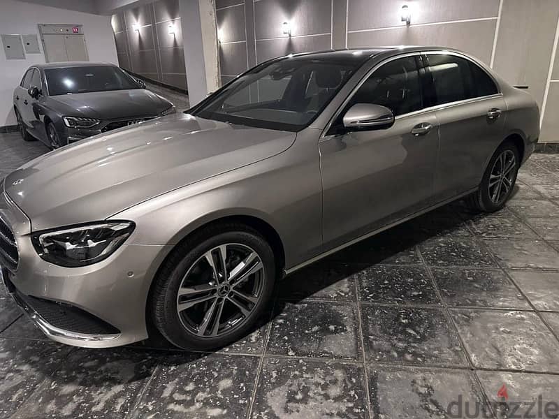 Mercedes-Benz E200 2022 كسر كسر زيروو 5