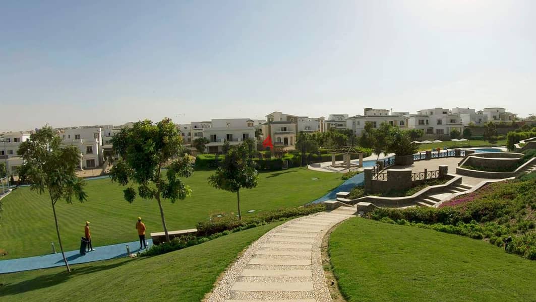 Own a townhouse next to Chill Out Park, minutes from Mall of Arabia, in the latest Mountain View Kingsway projects, the best location in Sheikh Zayed 2