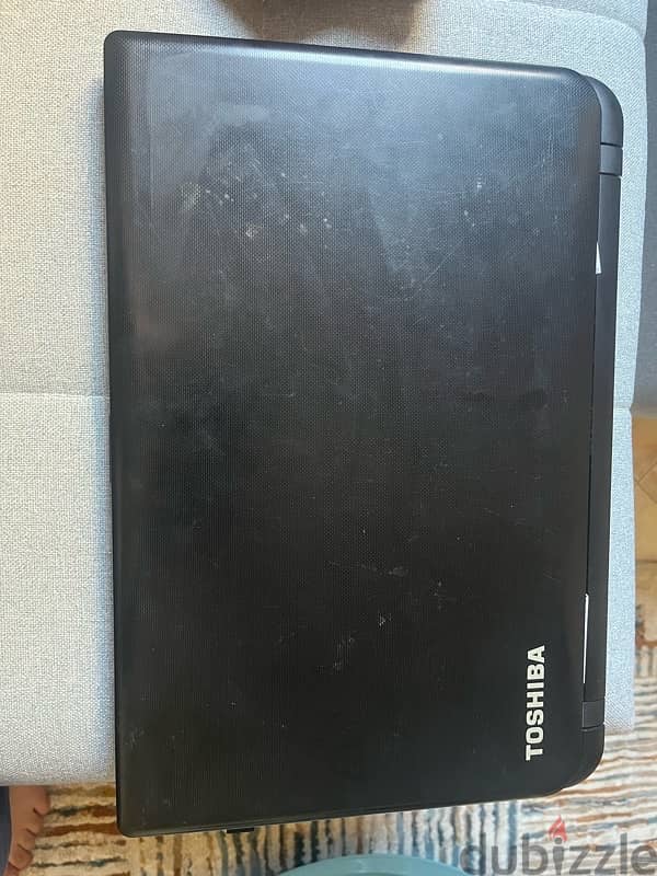 Toshiba satalite  Cpu amd e1  Ram 4  Hdd 500 0