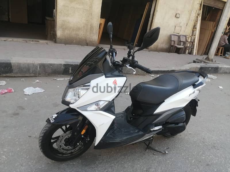 للبيع اسكوتر إس وآي إم jite14 200cc موديل 2021 بحالة ممتازة ب 75,000 4