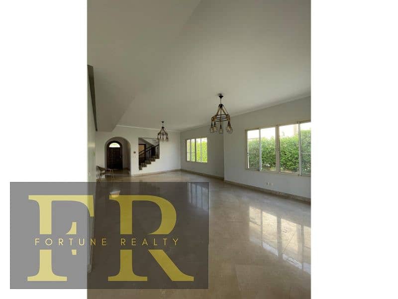 Ultra super luxe finishing Standalone villa 300 m for rent in Uptown Cairo 3