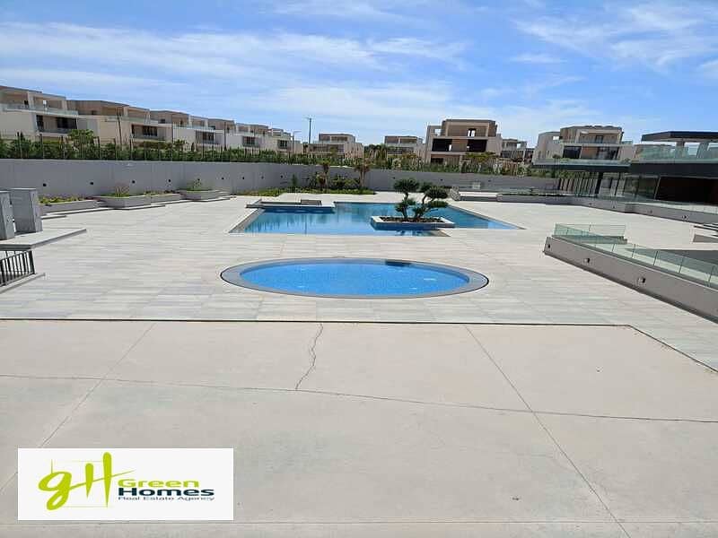 own a distinctive Apartment for sale , with an area of 160 square meters In Fifth square - Al Marasem 1