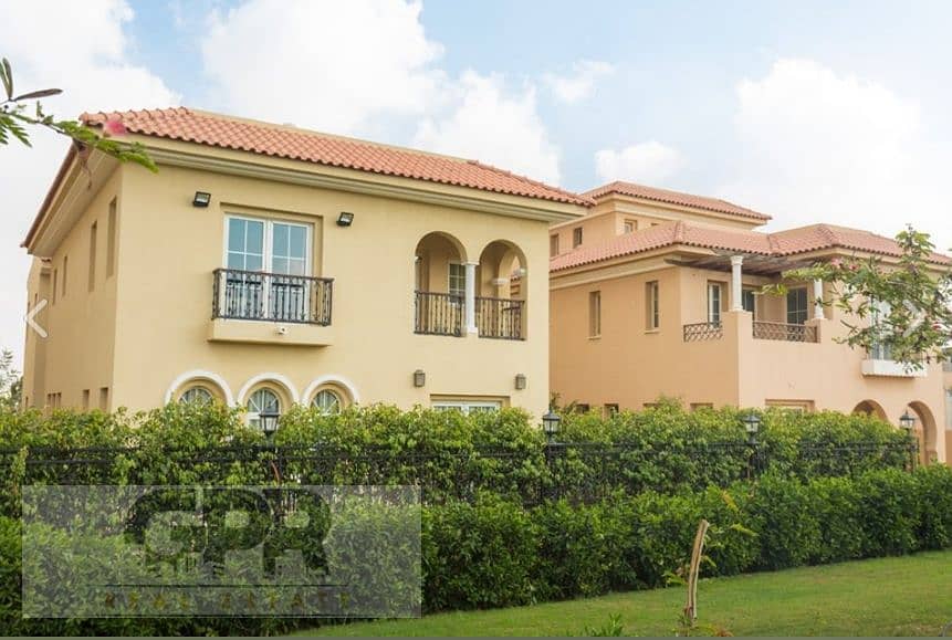 Standalone Villa (( Castle )) for sale with a view on the landscape and the club in an prime location in Hyde Park, Fifth Settlement 9