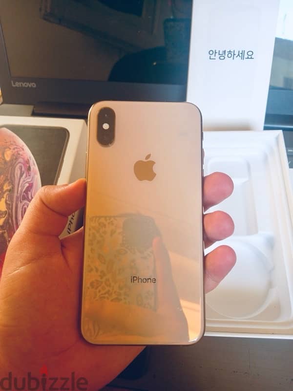 iPhone xs Gold 64g - xs ايفون 1