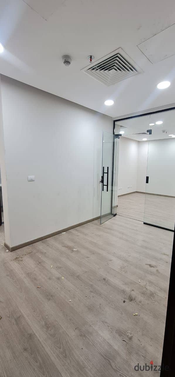 Administrative office for rent, finished, view on Capital Business Park and Park Street, Sheikh Zayed Mall, Trivim Mall 7