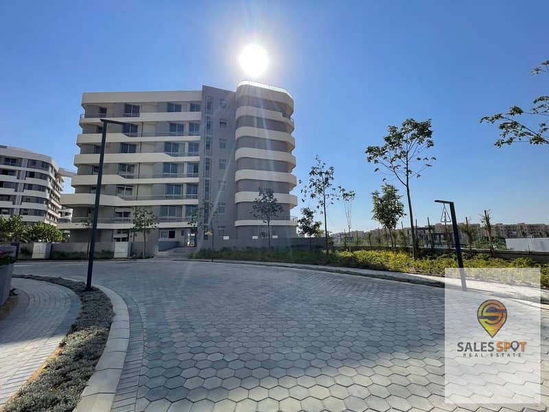 For sale in installments, a typical floor apartment 120 m two rooms including parking in Bloomfields Mostakbal City bloom fields Tatweer Misr project 6