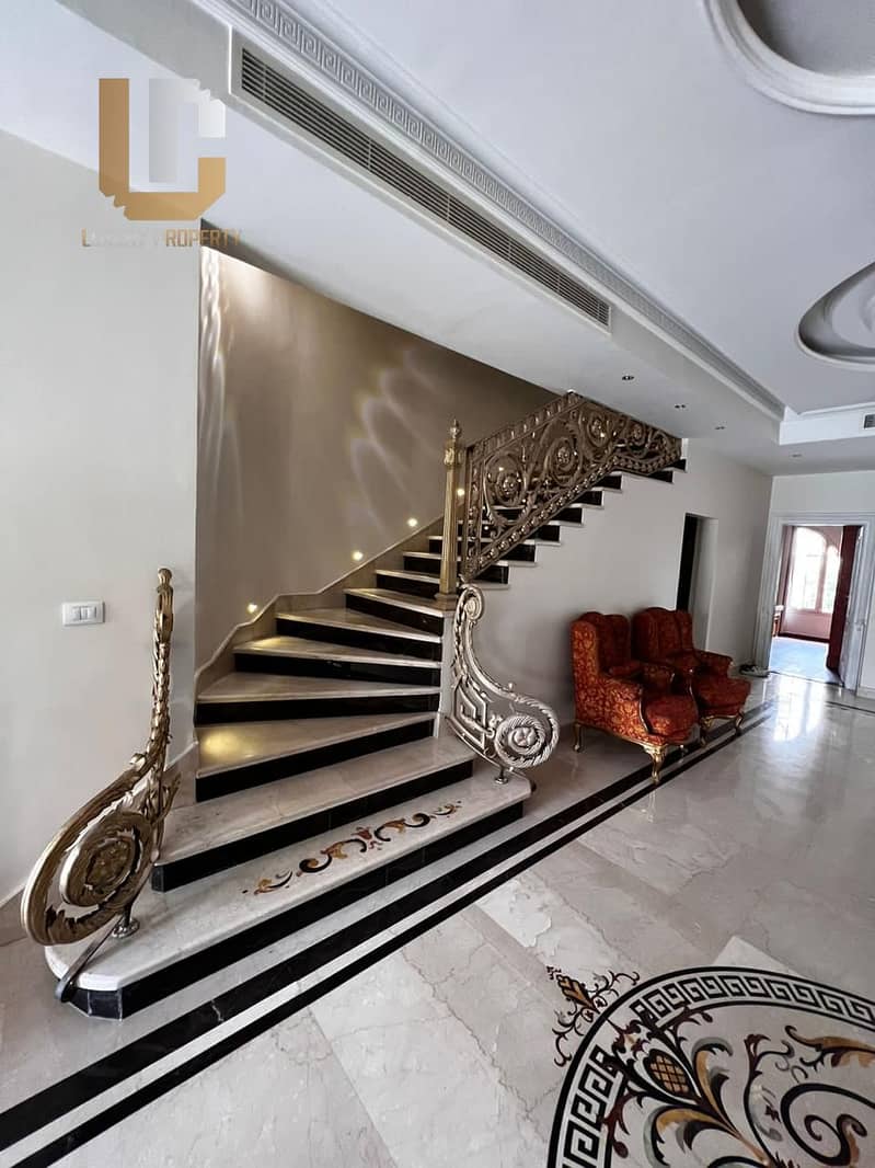 Fully Finsihed Super Luxurious Villa For Sale Ready to Move Prime Location Hyde Park New Cairo 2