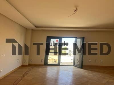 Fully finished apartment, third floor, elevator available, ready to move. Apartment 270m for sale in First Tourist, October, steps from El-Nadi Club