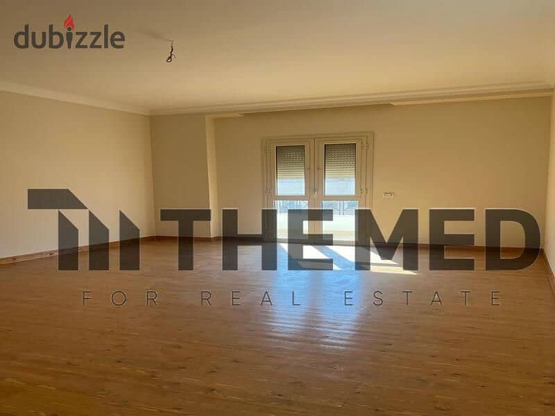 Fully finished apartment, third floor, elevator available, ready to move. Apartment 270m for sale in First Tourist, October, steps from El-Nadi Club 1