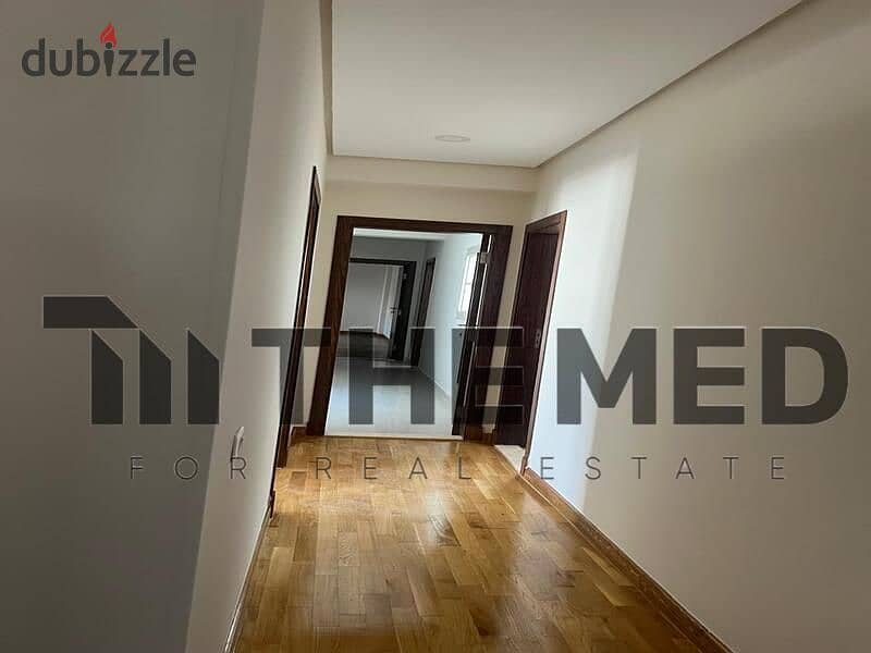 Fully finished apartment, third floor, elevator available, ready to move. Apartment 270m for sale in First Tourist, October, steps from El-Nadi Club 8