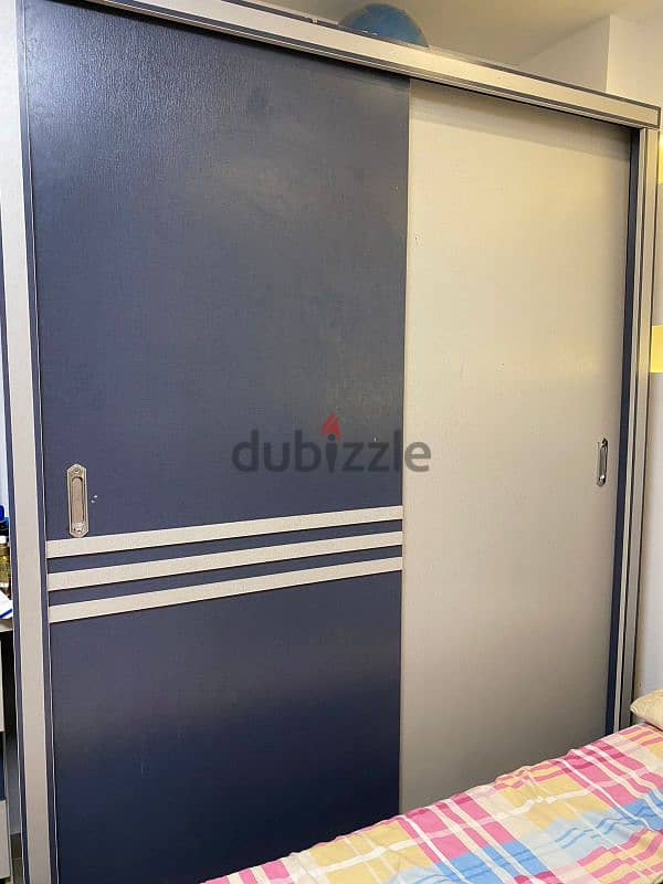 دولاب غرفةنوم حالةممتازةكالجديد تماماcupboard very excellent condition 1