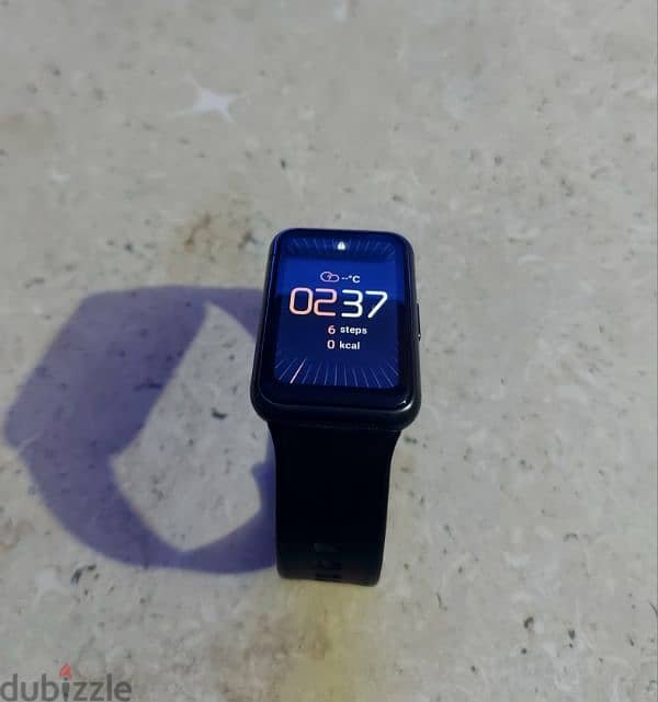 Huawei watch fit ,black like new . 1