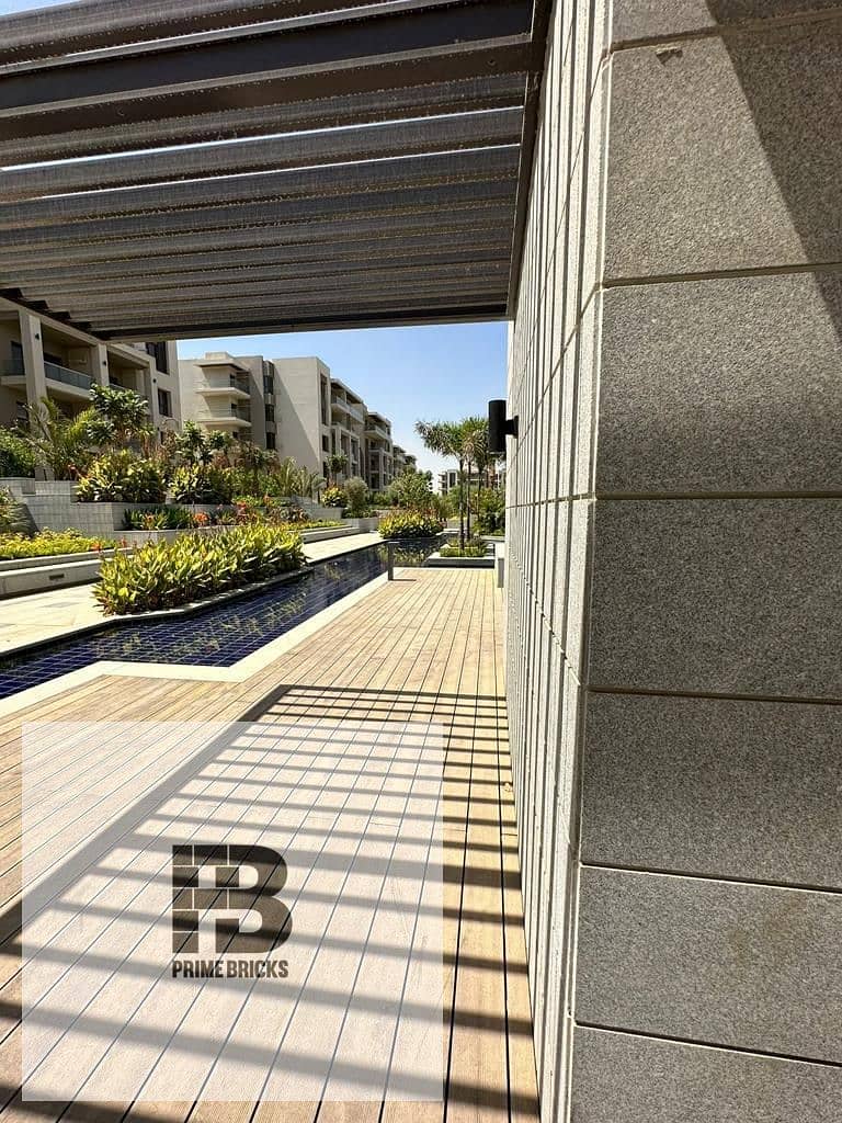 for sale FULLY FINISHED  apartment with garden 160m Ready to move in address east Next to Mountain View and Palm Hills - on the Middle Ring Road by do 8