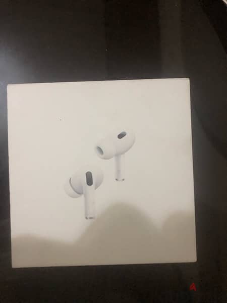 Airpods pro (2 generation) With magsafe charging case ( USB-C) 1