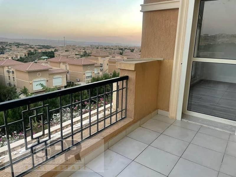 Aparment Penthouse (Upper) with villas view for sale in stone park new cairo on Ring Road 11