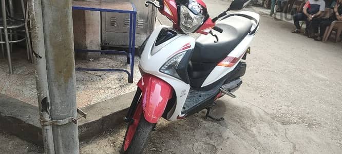 اسكوتر stmax 200